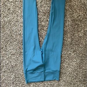 Lululemon Wonderunder 28” sz 8